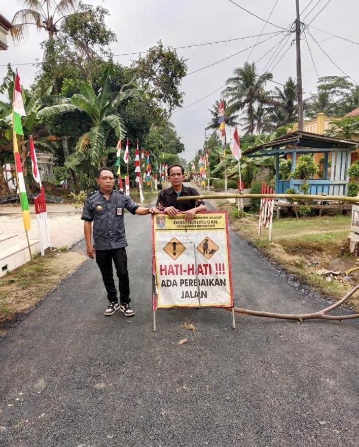 PENGASPALAN JALAN ADAWIJAYA