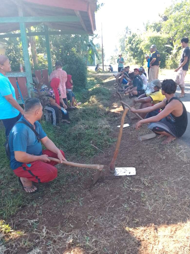 KEGIATAN KERJA BAKTI KEBERSIHAN LINGKUNGAN